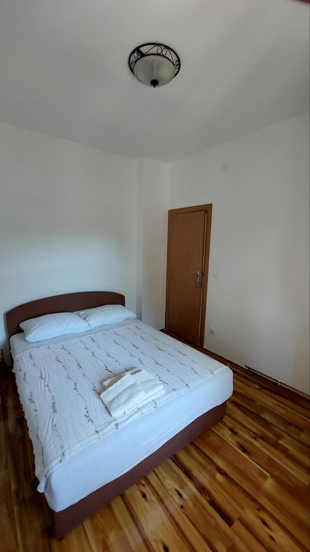 Knez Apartmani Senje Kamer foto